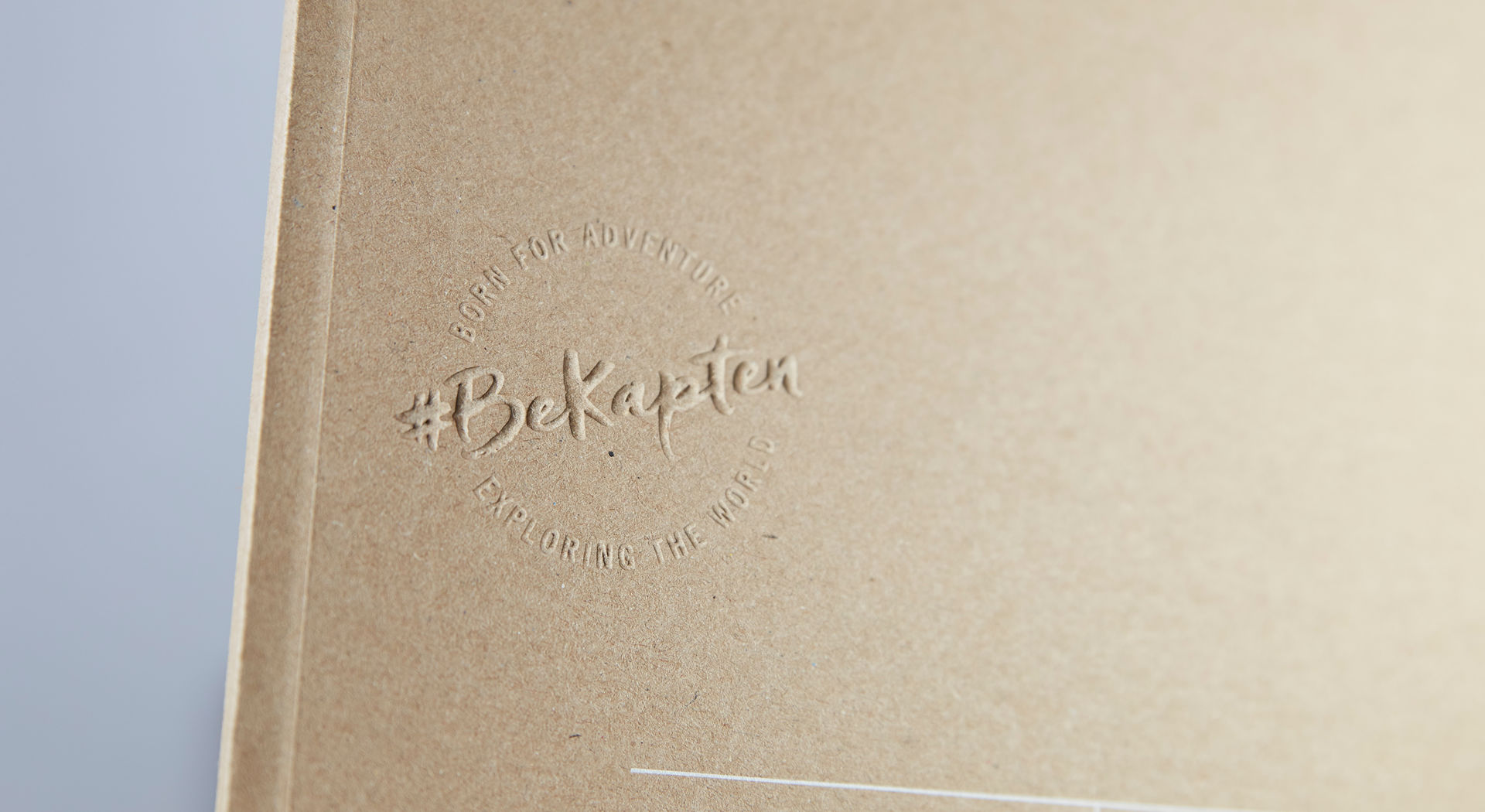Kapten&Son, Katalog, Klebebindung, Blindprägung