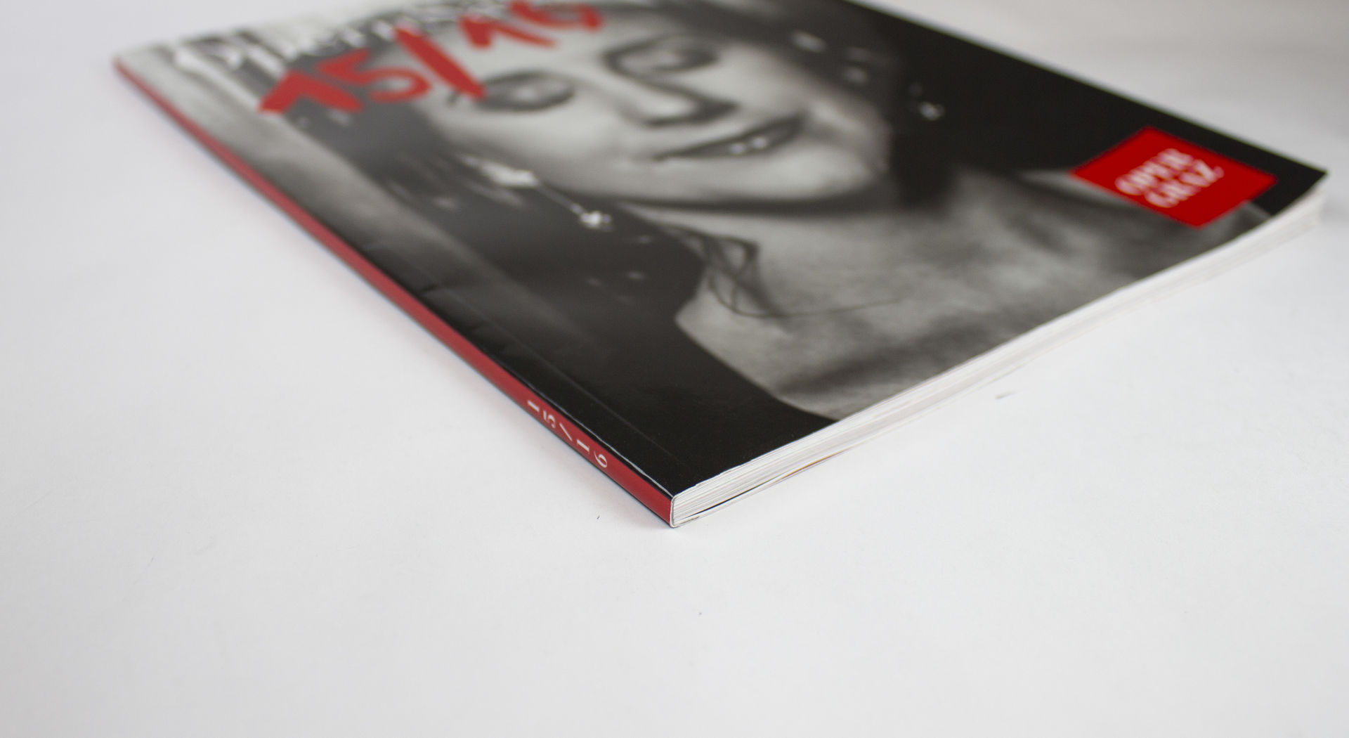 Magazin, Jahresvorschauheft, Klebebindung, UV-Lack, Rücken, Opernhaus Graz
